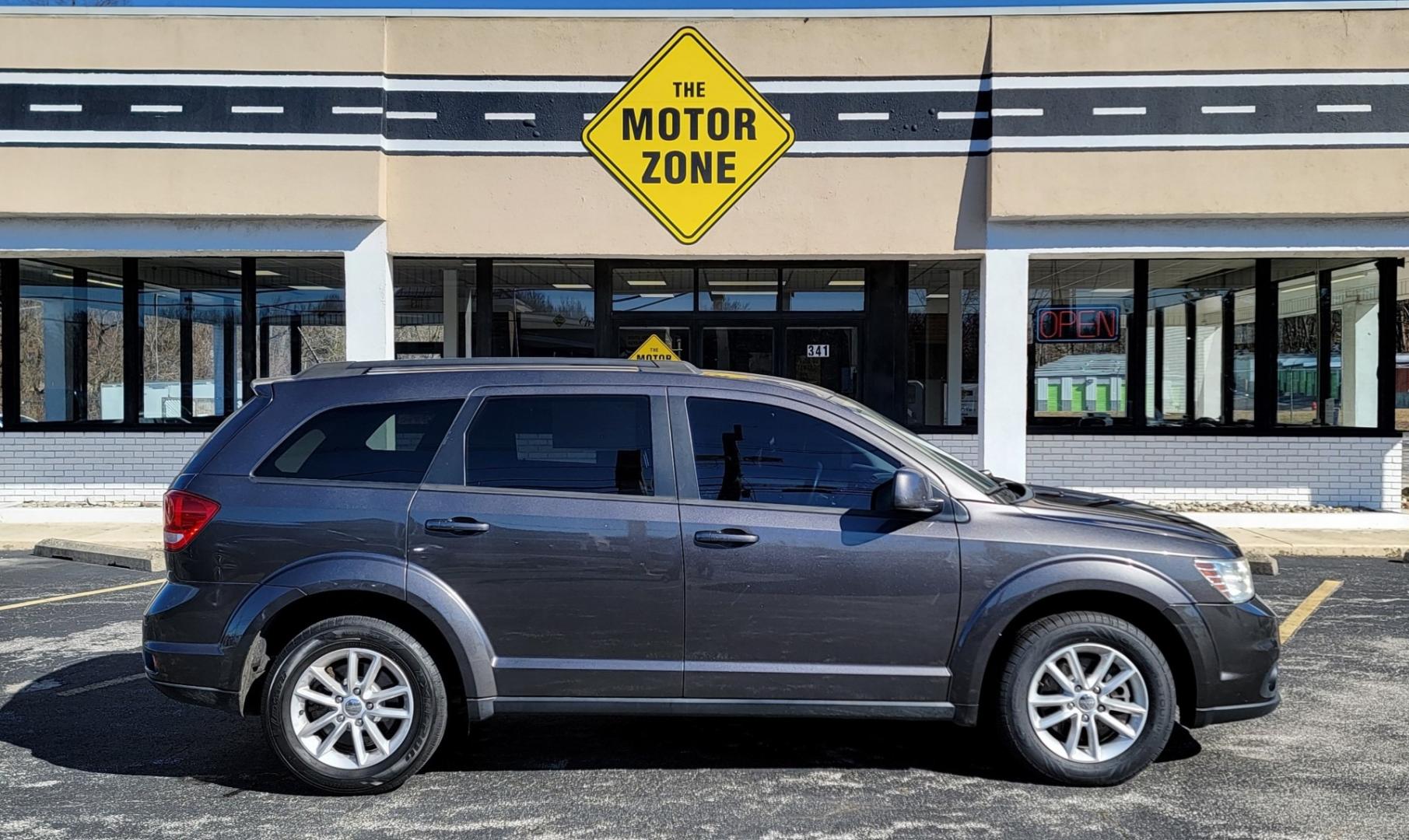 2016 Gray /Black Dodge Journey SXT (3C4PDCBGXGT) with an 3.6L V6 DOHC 24V engine, Automatic, 6-Spd Auto Stick transmission, located at 341 N White Horse Pike, Lawnside, NJ, 08045, (856) 262-9500, 39.855621, -75.027451 - Photo#2